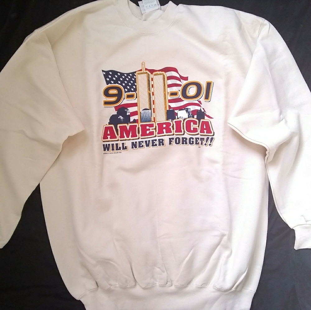 🇺🇲NWOT 9/11 Never Forget swearshirt